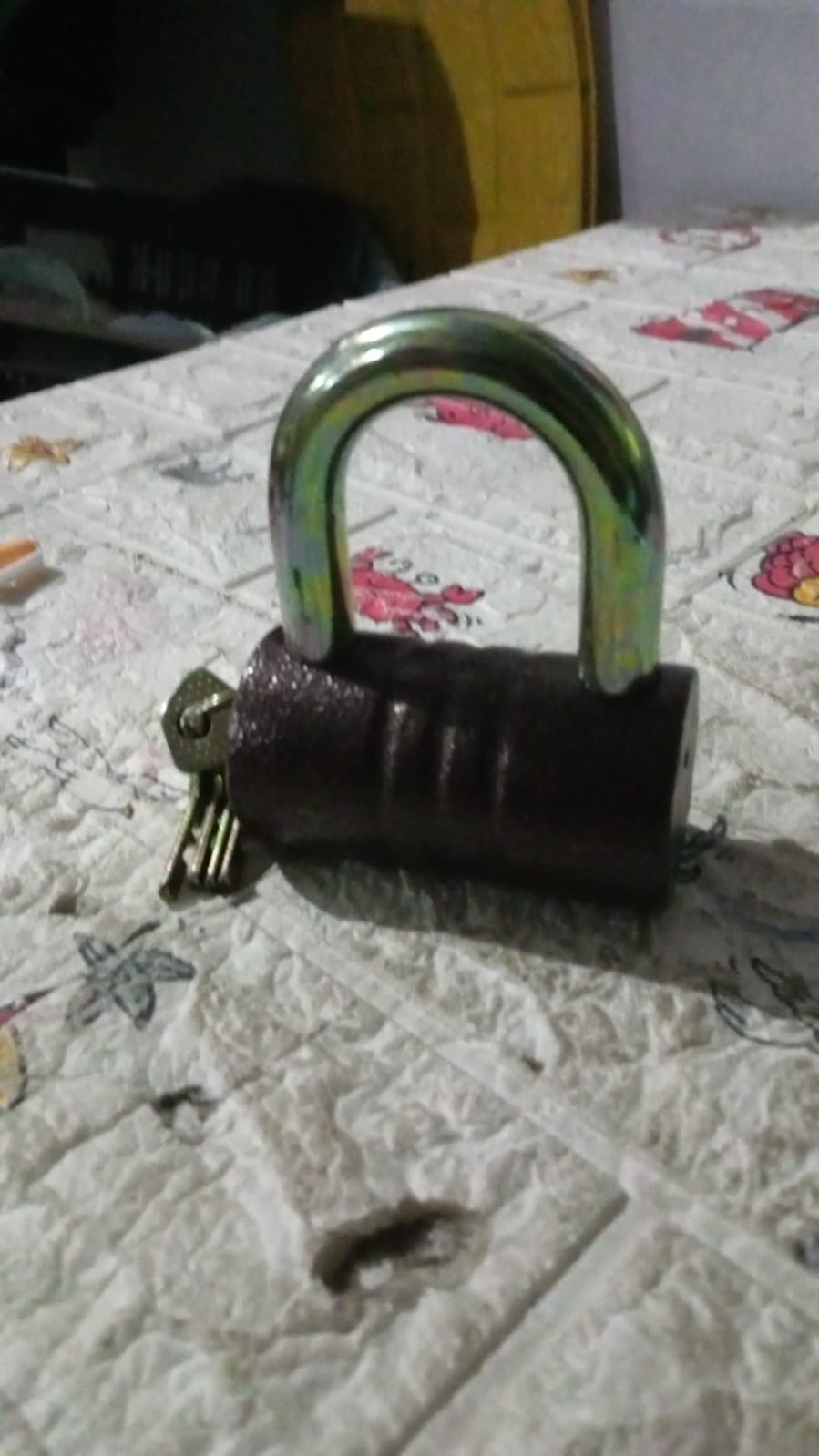 9455 Iron Pad lock, Brass Core and Thickened Spray Black Iron Door Lock With 5 pc Keys for Home Dormitory, Waterproof Antirust Anti-theft Padlocks Outdoor Gate Shed Locks Warehouse Big Iron Door Drawer Lock (82 mm ) 9455 Iron Pad lock, Brass Core and Thickened Spray Black Iron Door Lock With 5 pc Keys for Home Dormitory, Waterproof Antirust Anti-theft Padlocks Outdoor Gate Shed Locks Warehouse Big Iron Door Drawer Lock (82 mm )